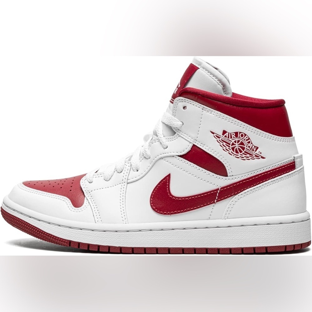 Jordan 1s Retro mids Sz various